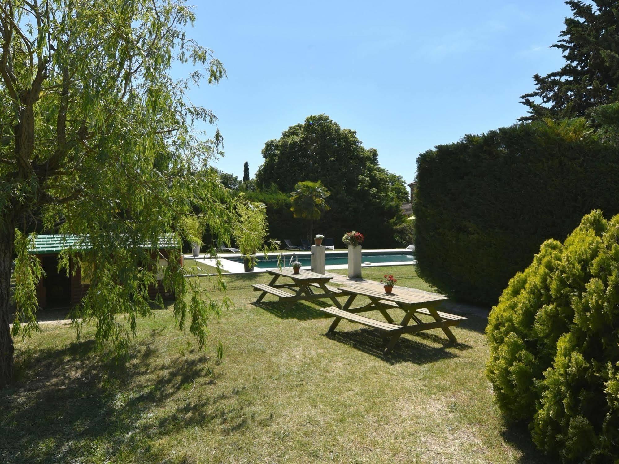 Le Mas Du Colombier Cadenet Exterior photo